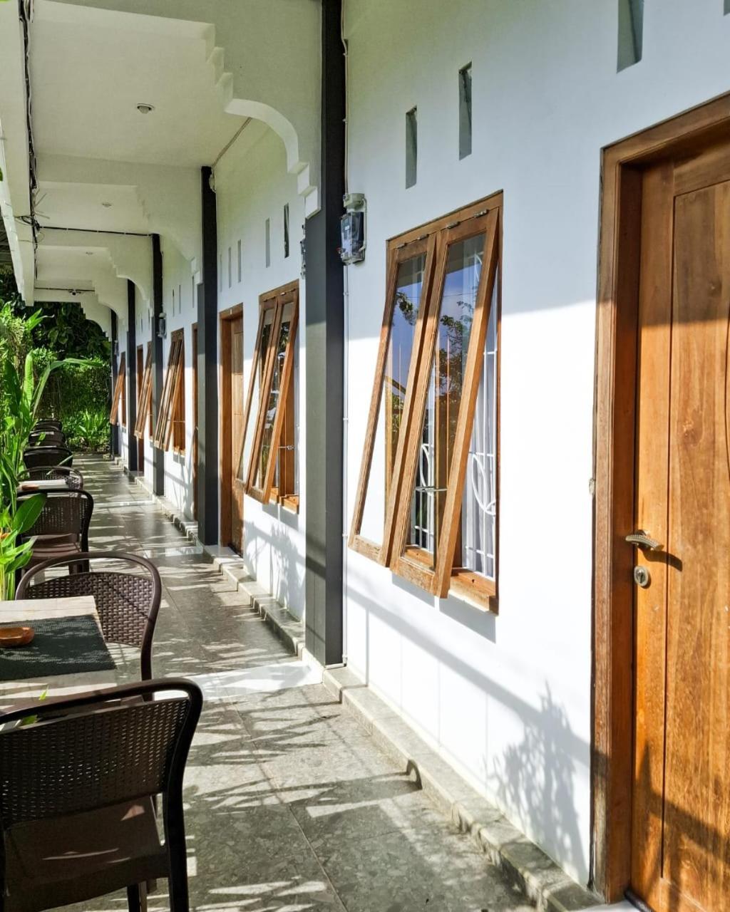Guest House D Valeri Labuan Bajo Exterior photo