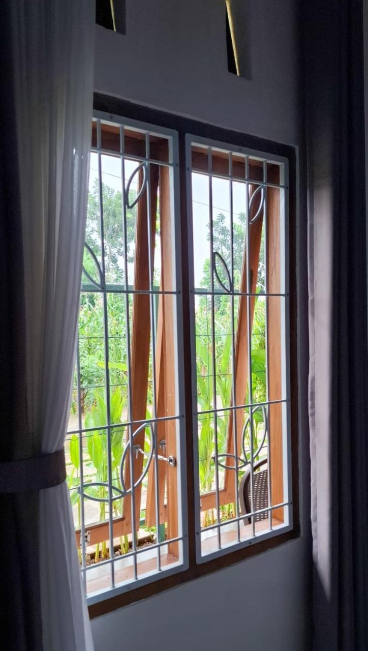 Guest House D Valeri Labuan Bajo Exterior photo