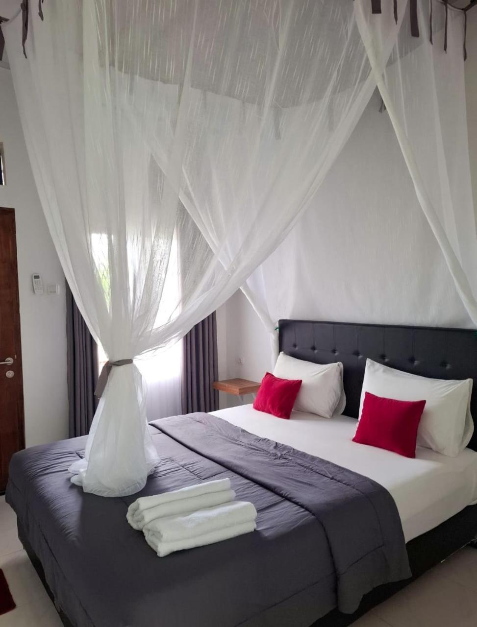 Guest House D Valeri Labuan Bajo Exterior photo