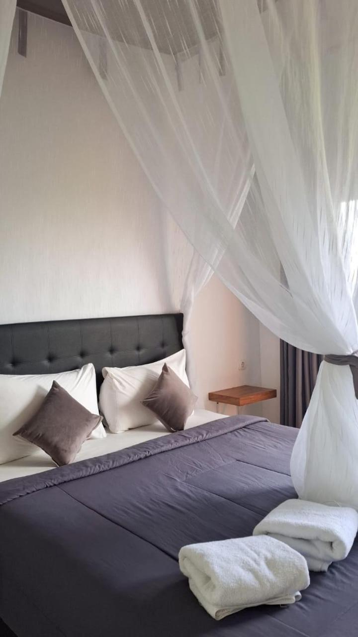 Guest House D Valeri Labuan Bajo Exterior photo