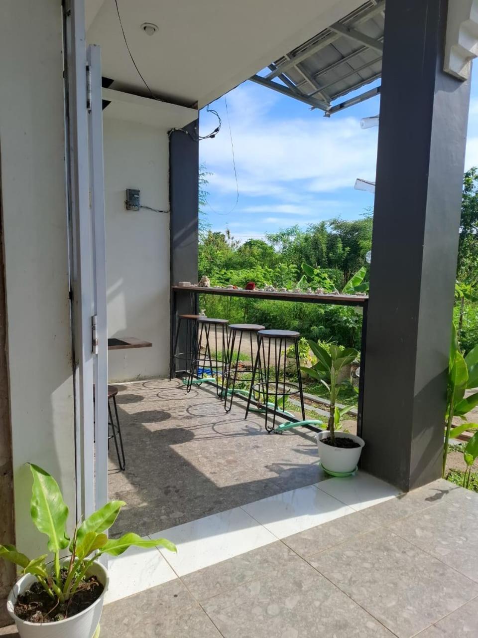 Guest House D Valeri Labuan Bajo Exterior photo
